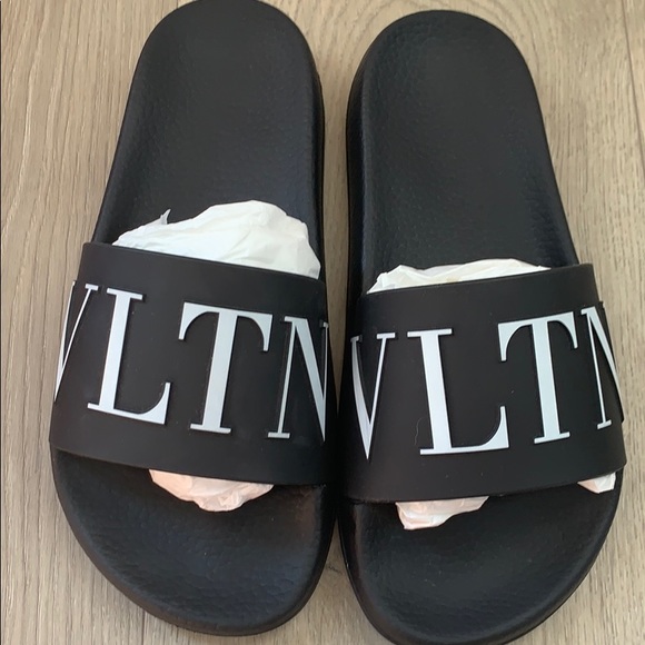 Valentino Slides - Picture 3 of 5